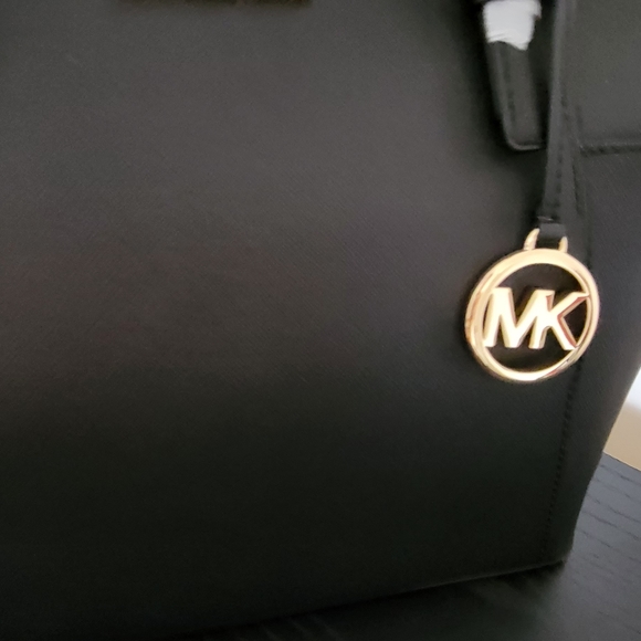 Michael Kors satchel - Picture 10 of 14